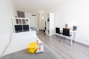 Kuchyňa alebo kuchynka v ubytovaní Aparthotel Atenea Calabria