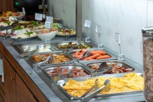 Makanan di atau berdekatan hotel