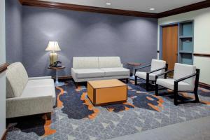 Posezení v ubytování Hyatt House Parsippany East