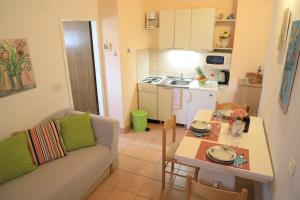 A cozinha ou cozinha compacta de APARTMANI SARLIJA