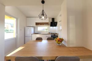 Küche/Küchenzeile in der Unterkunft Apartmani Branka Murter