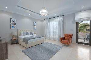 Gallery image of Maison Privee - Prvt Pool & Beach! in Luxury Palm Jumeirah Villa in Dubai