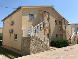 Budynek, w którym mieści się apartament