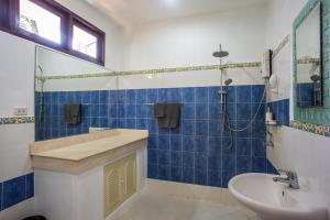 Kylpyhuone majoituspaikassa Brodie Rawai Resort