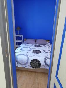 Letto o letti in una camera di Santorini