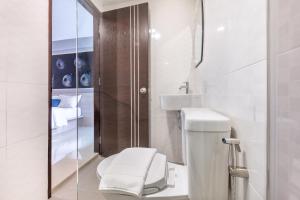 Koupelna v ubytování PLAAI Play Hotel