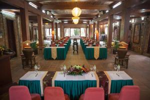 ห้องอาหารหรือที่รับประทานอาหารของ Van Chai Resort