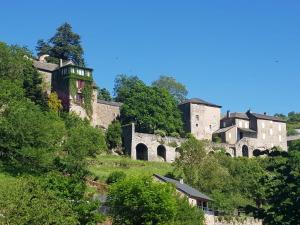 Imagen de la galería de Maison d'Hôtes "La Pierre Pointue", en Saint-Léons