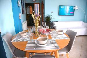 Nápoje v ubytovaní Pogonia Sea View Apartment