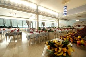 Restaurace v ubytování Hotel Gran Vista Plava Laguna + 37 fotografií