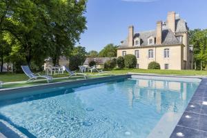 Piscine de l'établissement Château Du Bois Glaume ou située à proximité