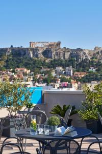 Bazén v ubytovaní Arion Athens Hotel alebo v jeho blízkosti
