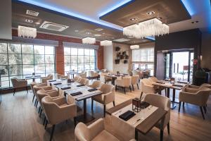 Restaurace v ubytování Hotel przy Młynie