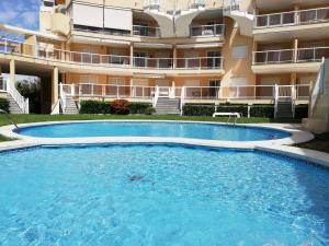 Bazén v ubytovaní Parquemar VIII Solo Familias Serviplaya alebo v jeho blízkosti