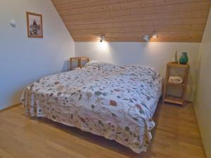 Postel nebo postele na pokoji v ubytování Skyrhusid HI Hostel