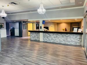 Ramada by Wyndham Red Deer Hotel & Suites