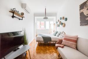 Gallery image of Stroll to Coffee Shops Near a Renovated Hillside Apartment in Graça in Lisbon