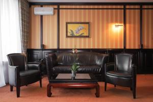 Posezení v ubytování Attache Hotel