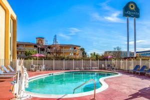 Gallery image of La Quinta by Wyndham Oakland Airport Coliseum in Oakland