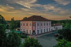Budova, v ktorej sa hotel nachádza