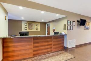 a lobby of a hospital with a reception desk at Comfort Inn & Suites Page at Lake Powell in Page +33 photos
