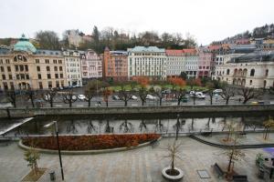 Výhľad na mesto Karlove Vary alebo výhľad na mesto priamo z apartmánu