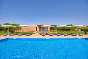 Bazén v ubytování Bennoc Petit Hotel - Only Adults nebo v jeho okolí