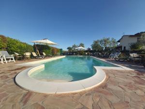 Bazén v ubytovaní Agriturismo - B&B L'Acquacotta alebo v jeho blízkosti