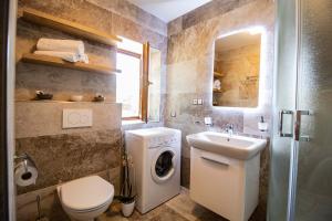 Koupelna v ubytování Residence Klažary u Žumberka + 37 fotografií
