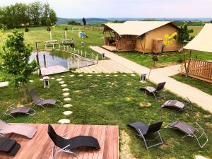 Příroda nedaleko luxury tent
