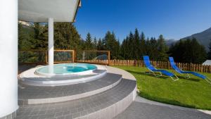 Nespecifikovaný výhled na hory nebo výhled na hory při pohledu z hotelu