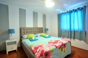 Postel nebo postele na pokoji v ubytování LUXURY APARTMENT KALA 2