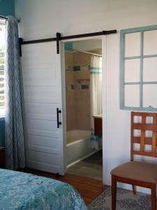 Kamar mandi di The Great House Inn