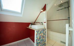 A bathroom at Gîte Mise au Vert