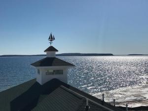 Gallery image of Breakers Resort - Lakeside in Saint Ignace +38 photos