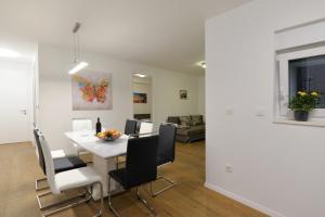 Gallery image of Apartment Nata - free parking in Murter