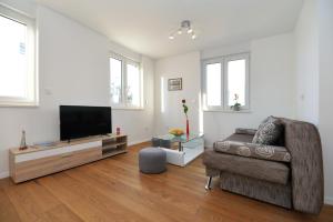 Gallery image of Apartment Nata - free parking in Murter