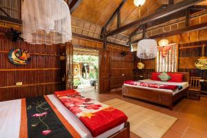 Gallery image of Under The Coconut Tree Hoi An Homestay in Hoi An