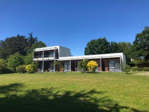 Κήπος έξω από το Hôtel Le Trécelin