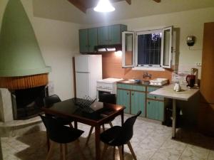 Kuchyň nebo kuchyňský kout v ubytování Eirini house