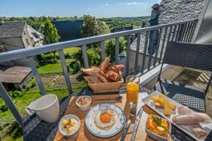 Foto de la galería de Logis Hôtel Restaurant Gilles Moreau Laguiole en Laguiole