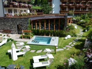 Bazén v ubytování Hotel Gran Paradis nebo v jeho okolí