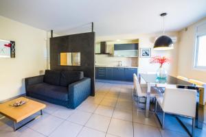 Kuchyň nebo kuchyňský kout v ubytování Agi Drugstore Apartments