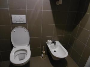 Łazienka w obiekcie Appartements Donaublick