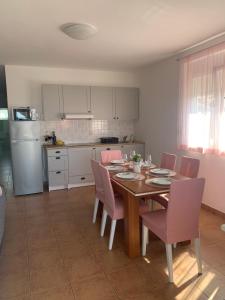 Galeriebild der Unterkunft Apartmani Maksan in Pakoštane