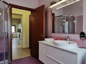 A bathroom at La Casa dell'Orologio