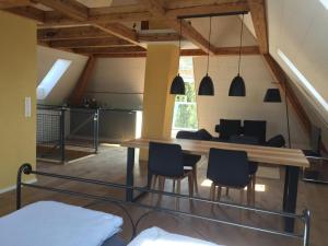 Postel nebo postele na pokoji v ubytování BnB Hopfengrün Langenthal
