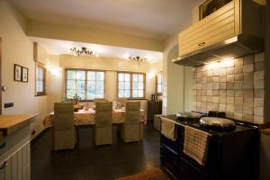 Kuchyň nebo kuchyňský kout v ubytování B&B Willow Lodge