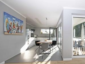 Galeriebild der Unterkunft Haus Königsstuhl in Sellin - Penthouse mit Kamin und Balkon in Ostseebad Sellin