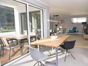 Küche/Küchenzeile in der Unterkunft Haus Königsstuhl in Sellin - Penthouse mit Kamin und Balkon